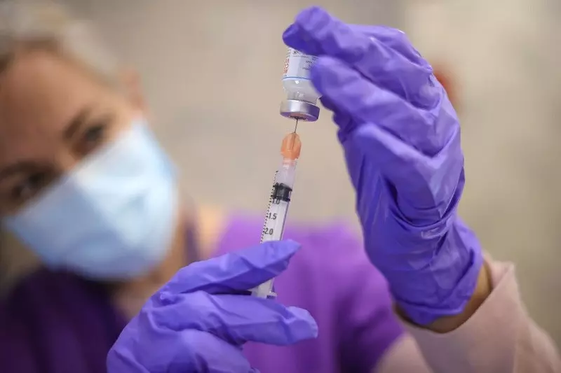 Naukowcy: Ozdrowieńcy nie są odporni na Deltę. Chronią tylko dwie dawki szczepionki