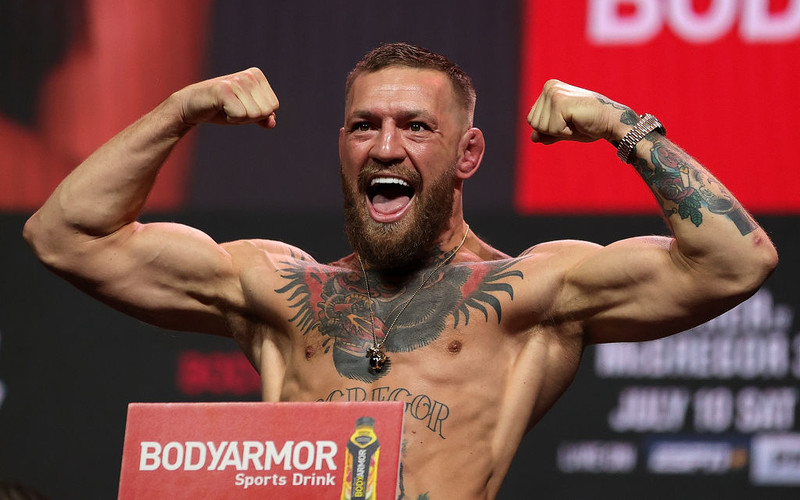 McGregor breaks leg in UFC trilogy loss to Poirier