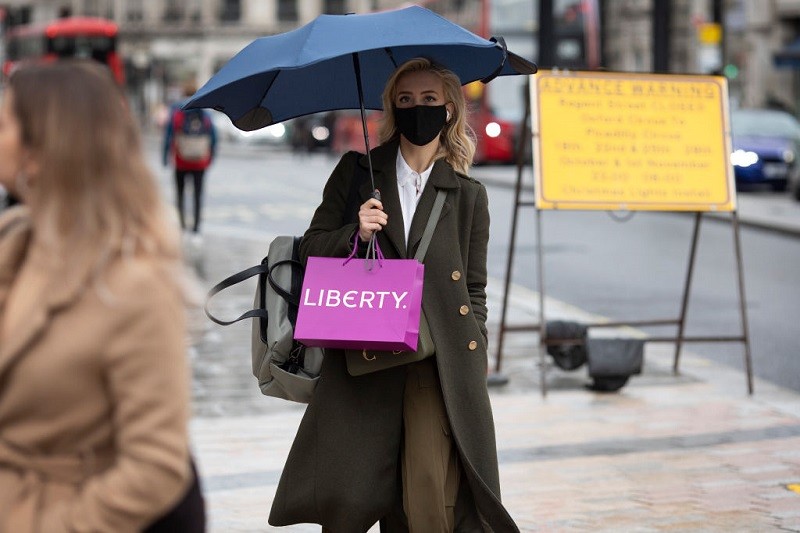 Mieszkańcy UK wzbogacili się podczas pandemii