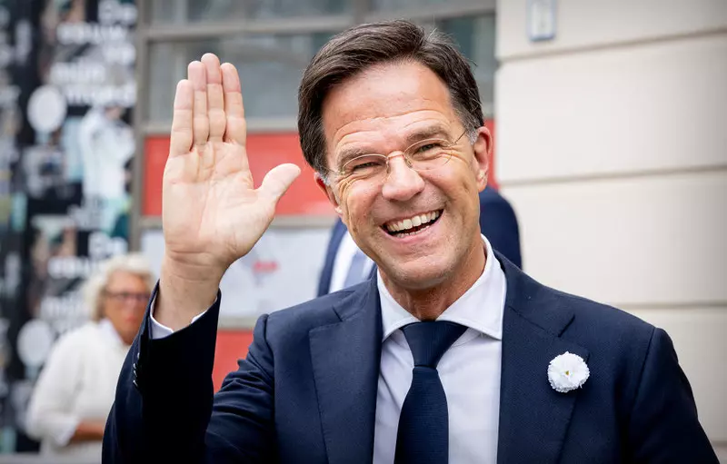Holenderski premier przeprosił za zbyt szybkie zniesienie obostrzeń covidowych