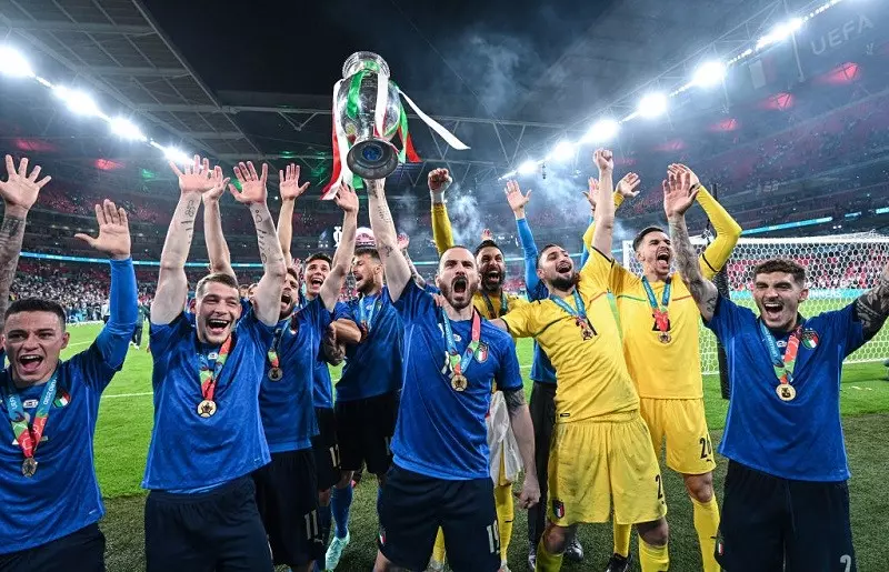 Najlepsza "jedenastka" Euro: Pięciu Włochów, brak Ronaldo