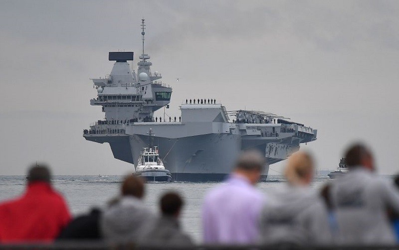 HMS Queen Elizabeth: Covid outbreak on Navy flagship