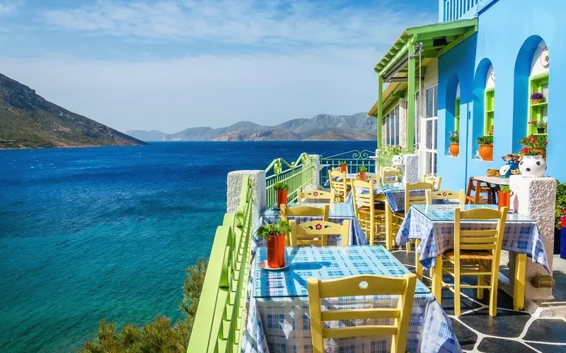 In Greece, new restrictions: There is no proof of vaccination, no lunch inside the restaurant