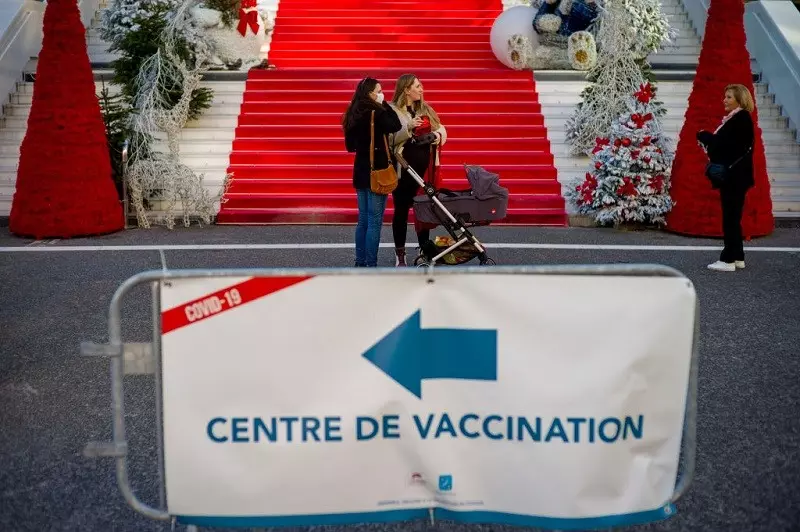 Francja "powinna rozważyć obowiązkowe szczepienia przeciw Covid-19"