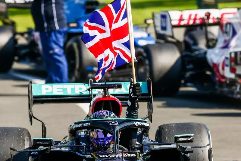 Lewis Hamilton wins British Grand Prix for the record 8th time, Verstappen crashes out