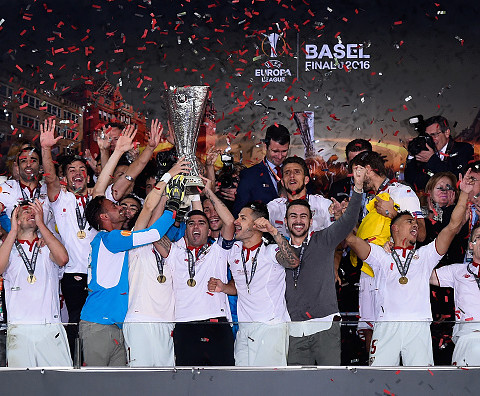 Sevilla z trofeum Ligi Europejskiej