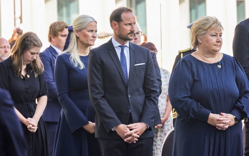 Norwegia: 10. rocznica zamachów w Oslo i na wyspie Utoya. "Nie zostawiać nienawiści bez odpowiedzi"