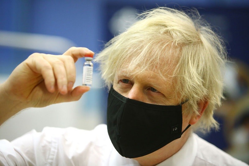 Boris Johnson’s poll lead cut sharply following Covid ping fiasco