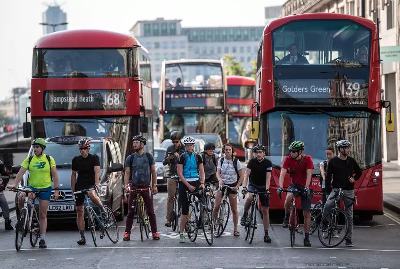Londyn: Rośnie presja na burmistrza, aby zakazał samochodów z silnikiem Diesla