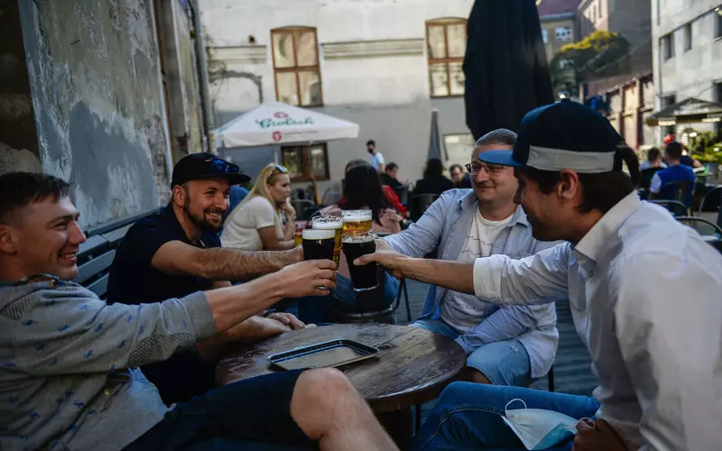Raport: Polacy piją najwięcej piwa w Europie. Średnio 136 litrów na rok
