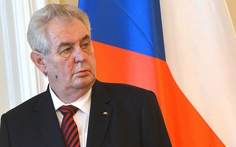 Prezydent Czech: "Unia Europejska powinna zamknąć granice przed migrantami"