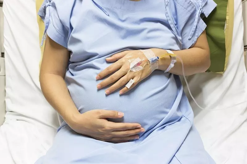 W brytyjskich szpitalach rośnie liczba niezaszczepionych kobiet w ciąży