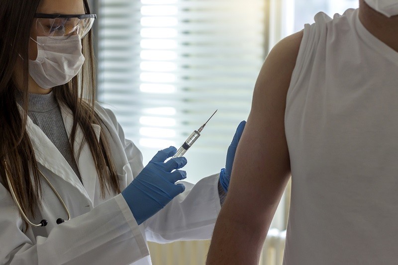 Hiszpania wstrzymała testy kliniczne szczepionki przeciw Covid-19