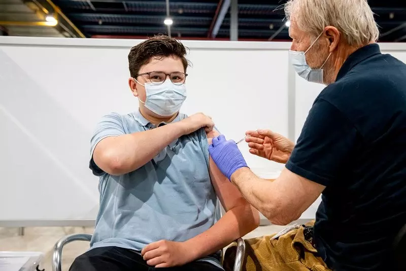 Niemcy: Rząd zaleci szczepienie dzieci i trzecią dawkę dla seniorów
