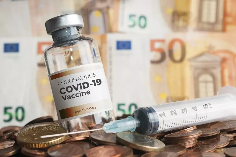 Vaccination bonuses in Italy: Money, pool ticket and tomato sauce