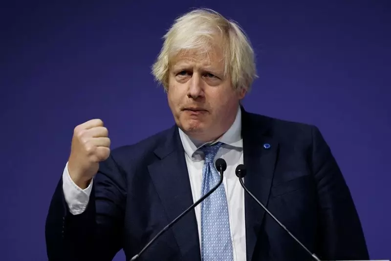 Boris Johnson rezygnuje z zagranicznych wakacji. Urlop spędzi w kraju