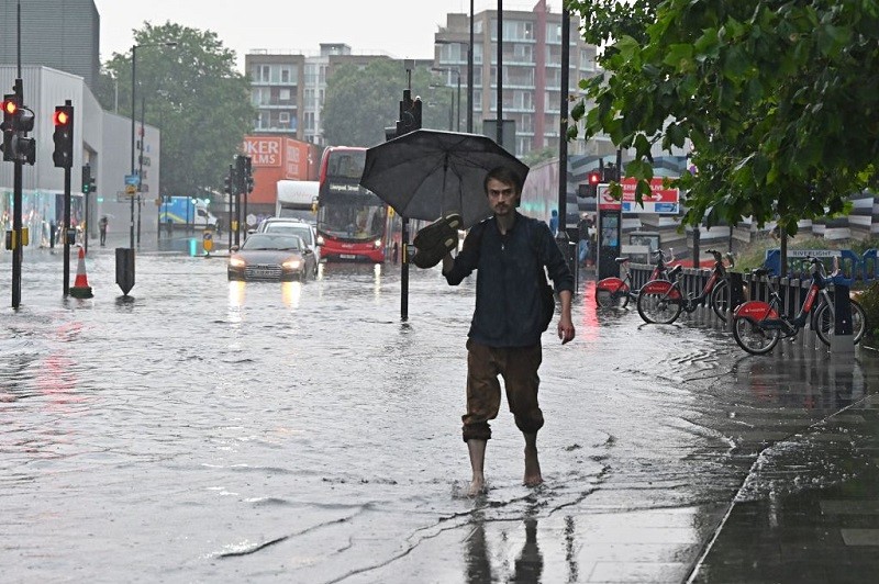 Met Office ostrzega: W weekend burze z piorunami, silny wiatr i ulewy