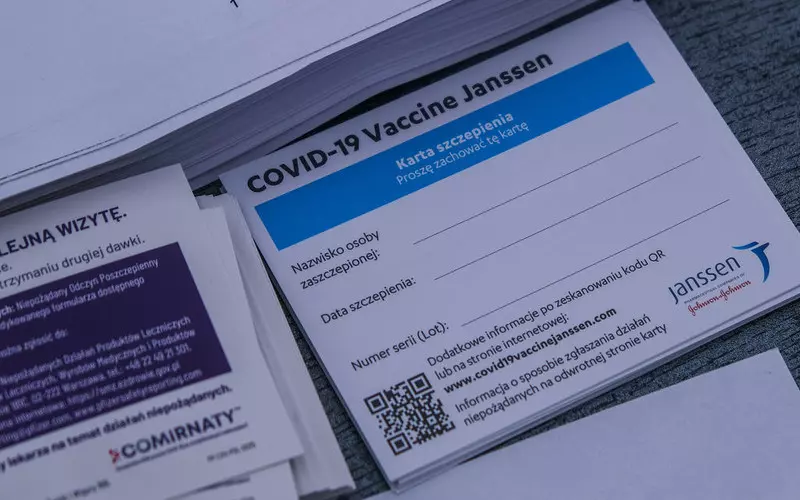 Ponad 17,7 mln osób w Polsce jest w pełni zaszczepionych przeciw COVID-19