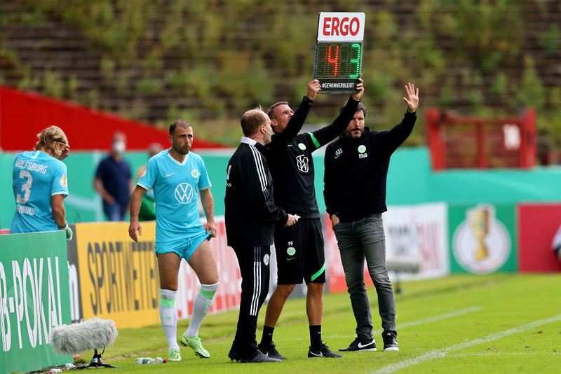 Puchar Niemiec: VfL Wolfsburg się pomylił i dokonał sześć zmian w meczu