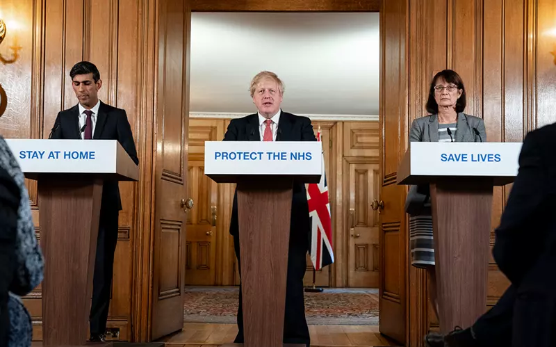 Brytyjskie media: Narasta konflikt między Johnsonem a ministrem finansów