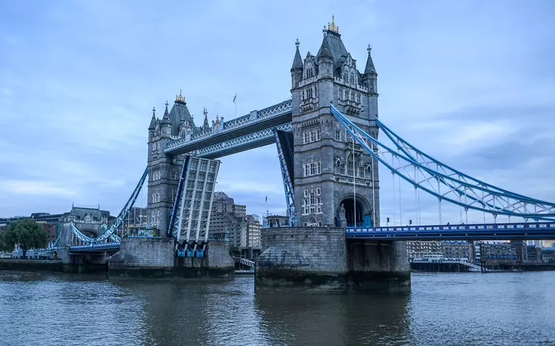Londyn: Tower Bridge ponownie otwarty po awarii