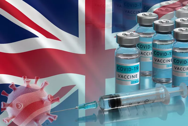 UK oskarżone o magazynowanie szczepionek. "Można nimi zaszczepić 10 krajów"