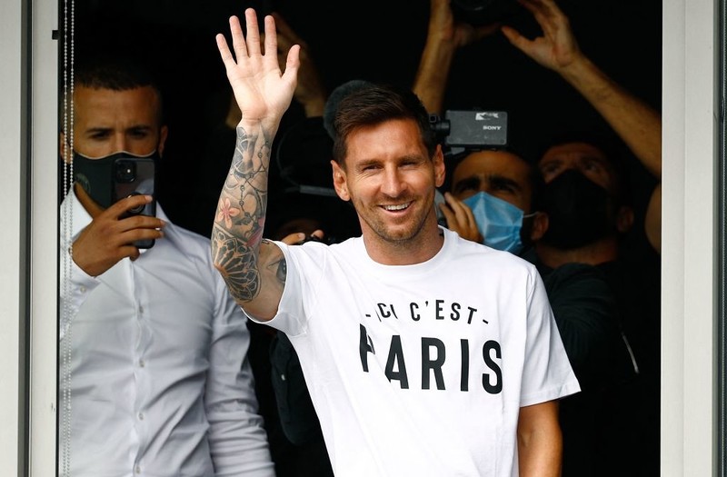 Lionel Messi signs two-year Paris St-Germain deal after leaving Barcelona