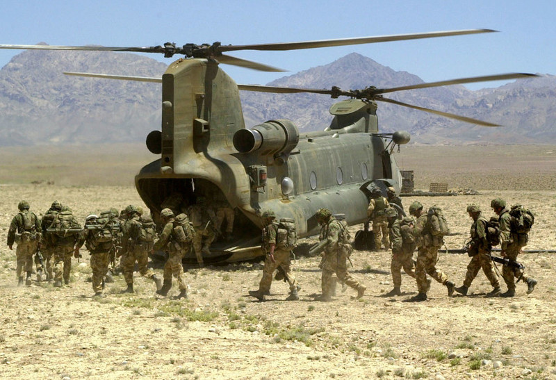 UK sends soldiers to Afghanistan to withdraw British citizens