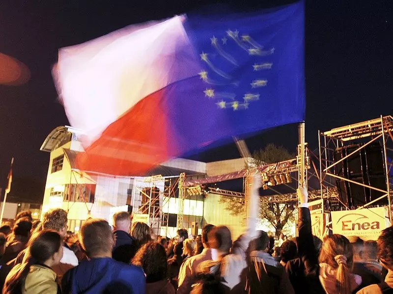 "The Spectator": W konflikcie z UE Polska walczy za Brytyjczyków