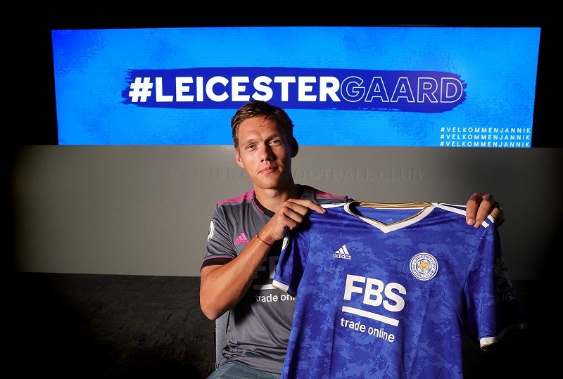 Leicester complete £15m signing of Southampton's Jannik Vestergaard