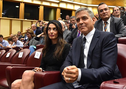 Hayek, Clooney i Gere nagrodzeni w obecności papieża 