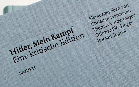 Już 80 tysięcy sprzedanych egzemplarzy "Mein Kampf". "To alarmujące"