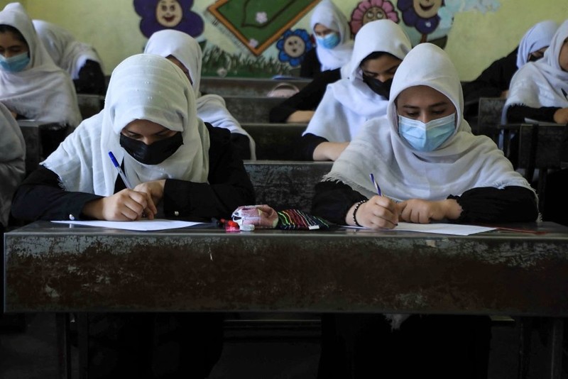 Taliban spokesman on Sky News: Afghan women will be able to study and work