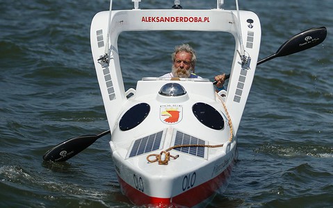 Polish man heads from NY to Portugal in kayak