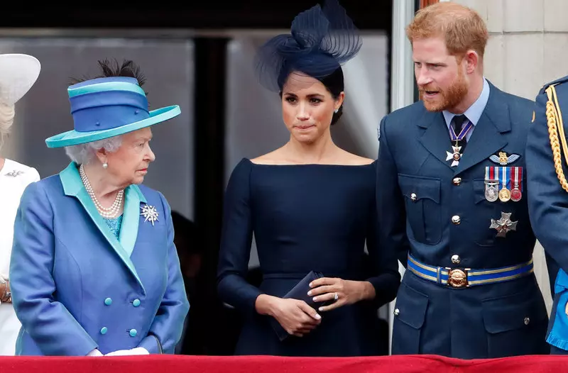 Harry i Meghan mają żal do królowej o pominięcie kwestii rasizmu