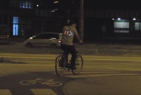 Inteligentna koszulka dla rowerzystów ma zwiększyć bezpieczeństwo jazdy