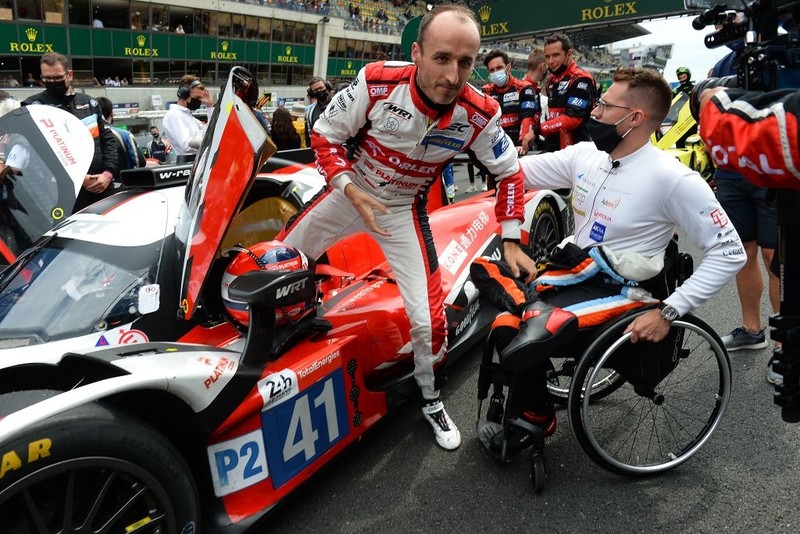 24 Le Mans: Kubica's car crashed in the final lap