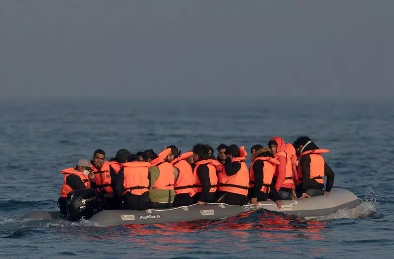 Record number of migrants cross Channel in a day