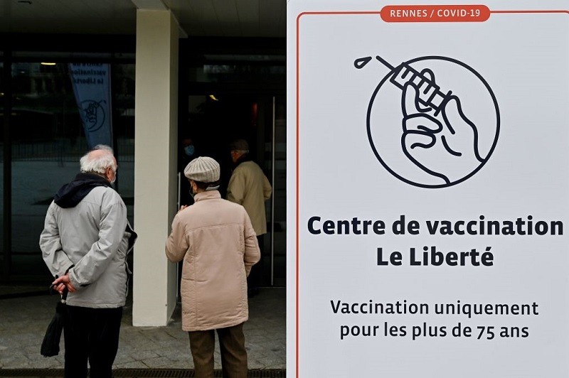 French backs COVID booster jab initiative for those 65 and older