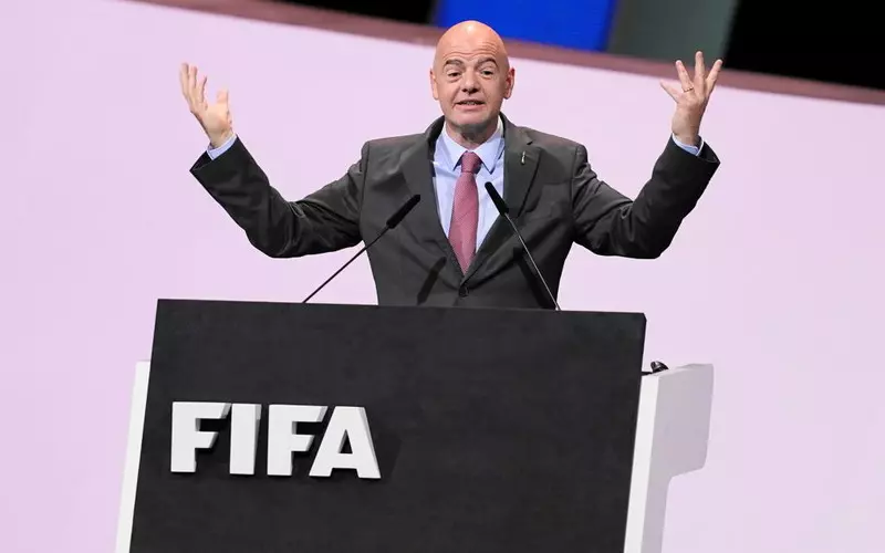 El. MŚ 2022: Szef FIFA Infantino apeluje do premiera Johnsona