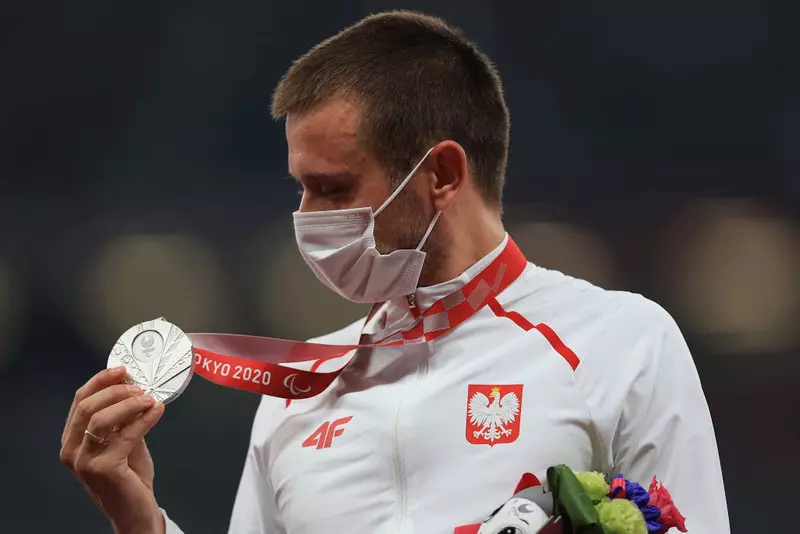 Paraolimpiada: Srebro Michała Derusa w biegu na 100 metrów
