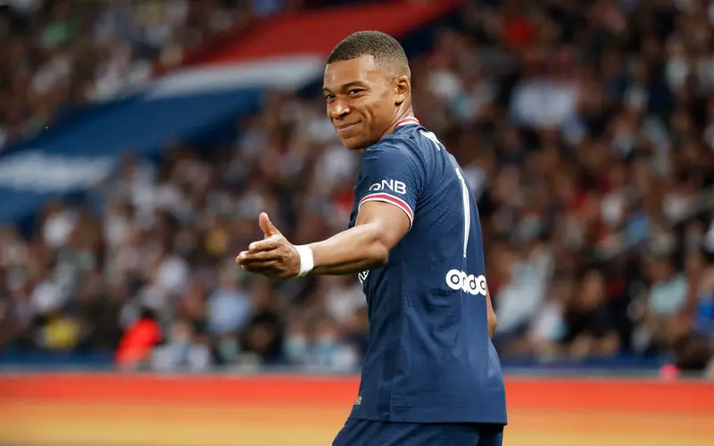 The Real Madrid coach comments on the rumors about the acquisition of Mbappe
