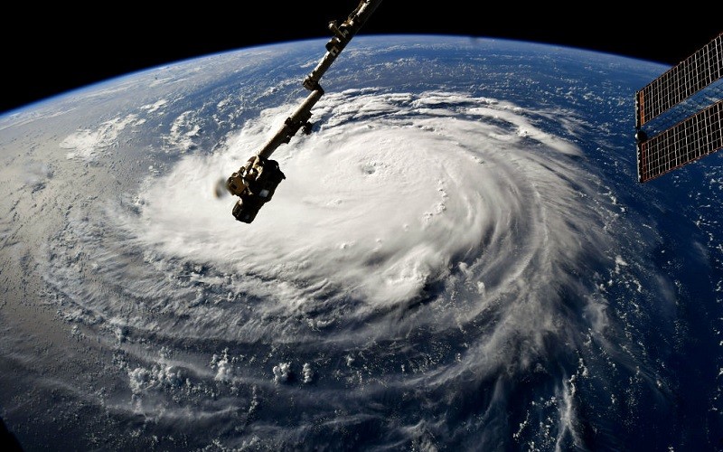 U.S. Gulf Coast residents flee 'extremely dangerous' Hurricane Ida