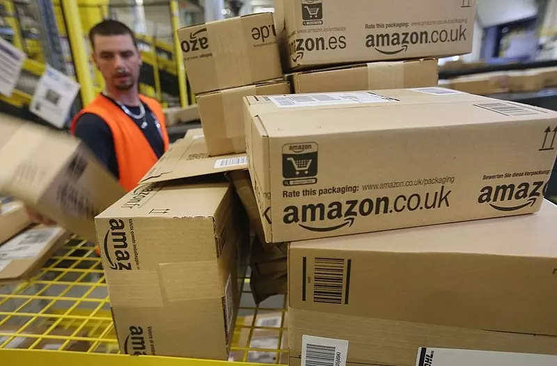 Amazon zapłaci swoim pracownikom 50 funtów za punktualność