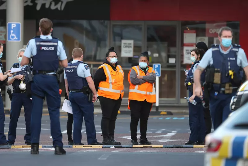 Nowa Zelandia: Atak nożownika w supermarkecie. "Był znanym ekstremistą"