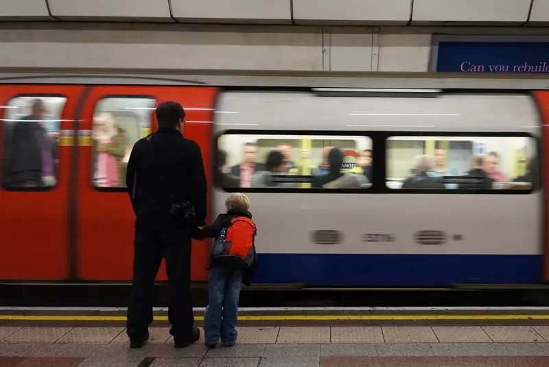 Londyn: Liczba pasażerów metra przekroczyła 2 miliony od początku pandemii
