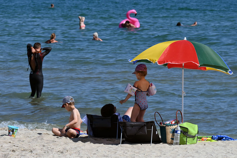 A heat wave in France. The temperature reaches 40 degrees Celsius