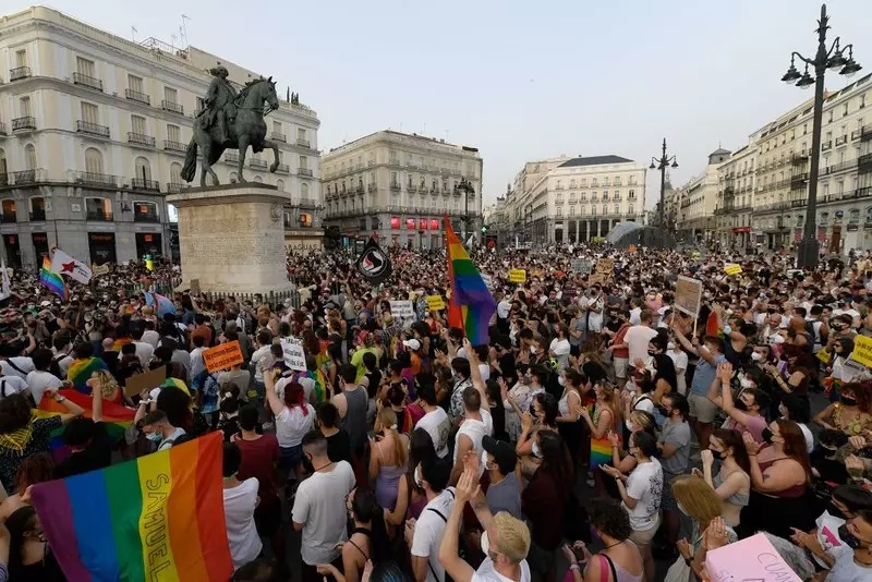 Hiszpania: Służby potwierdzają istnienie grup "polujących" na mniejszości seksualne