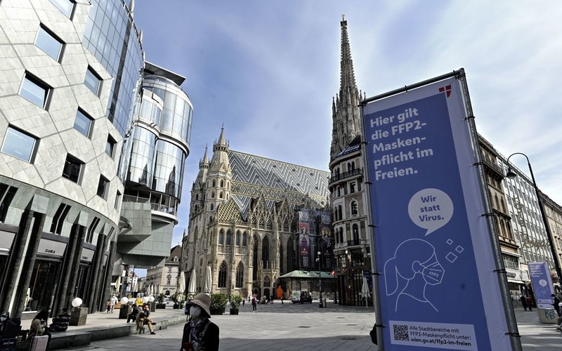 Austria: Obowiązek noszenia masek i większe obostrzenia dla niezaszczepionych