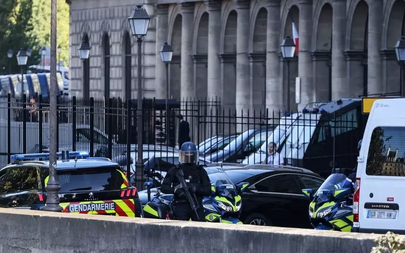 Francja: Współsprawca zamachów z 2015 r. broni w sądzie pozostałych terrorystów